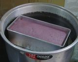 Foto langkah ke 9 dari resep Bolu Lapis Talas.