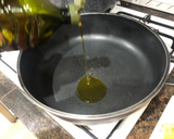 Foto del paso 3 de la receta: Pollo en salsa de setas con aroma de tomillo y romero