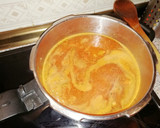 Foto del paso 2 de la receta: Guiso de garbanzos con gambas
