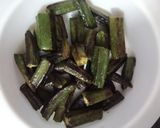 A picture of step 1 of Bhindi Curry Recipe.