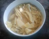 Hình bước làm 2 của món Măng xào thịt lá lốt