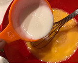 Foto del paso 1 de la receta: Soufflés de huevos y queso 🥚 🧀