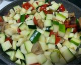Foto del paso 2 de la receta Pisto con huevo a la plancha