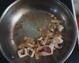 A picture of step 3 of Squid Milk Rice.