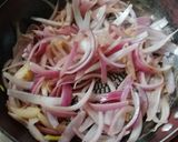 Foto del paso 2 de la receta: Quiche de champiñón y cebolla morada