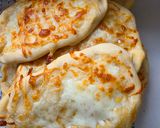 Sajtos fokhagymás tejfölös kovászos naan recept fázis 3 fotója