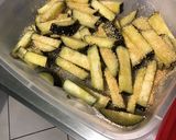 Une image de l'étape 5 de Frites d'aubergines au four aux herbes de Provence et épices.