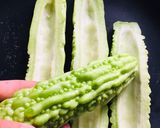 Hình bước làm 1 của món Khổ qua xào trứng