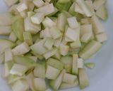 Foto del paso 1 de la receta: Crepes de trigo sarracenos relleno de espinacas baby, calabacín y cebolla con pollo y queso vegano