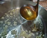 Foto del passaggio 2 della ricetta Risotto parmigiano e noci