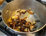 Foto del paso 3 de la receta: Salsa tomate y hongos