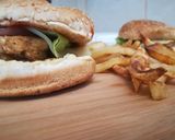 Φωτογραφία βήματος 10 της συνταγής Burger με κοτόπουλο