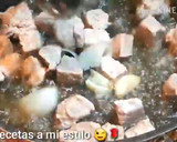 Foto del paso 4 de la receta: Carne de puerco en salsa roja
