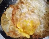 Foto langkah ke 2 dari resep Telur Ceplok Kuah Kecap.