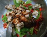 Foto langkah ke 4 dari resep Ayam lada hitam sederhana.