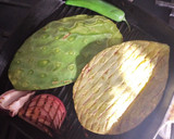 Foto del paso 1 de la receta: Ensalada de nopales asada