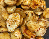 Foto del paso 1 de la receta: Gajos de papas condimentadas al horno