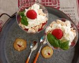 Foto langkah ke 2 dari resep Salad Strawberry dan Es Krim.