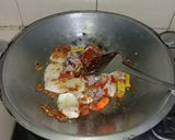 Foto langkah ke 3 dari resep Oseng Cumi Sambel Kemangi.