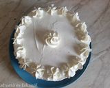 Epres fehércsokoládés-mascarponés vörösbársony torta recept fázis 8 fotója