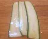 A picture of step 3 of Keto Meat and Zucchini Rolls.