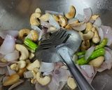 A picture of step 1 of Vegetable kolhapuri.