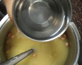 A picture of step 4 of Split Pigeon Peas and Barely porridge (Toor dal tikho khichdo).