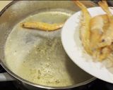 Foto del paso 2 de la receta: Tintorera en salsa con langostinos
