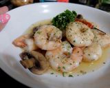 Foto langkah ke 4 dari resep Ajillo Ahijo, Spanish Sauté Shrimp & Mushroom.