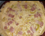 Foto del paso 5 de la receta: 751. Quiche de puerro y frankfurt