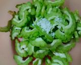 Foto langkah ke 1 dari resep Tumis Pare Tauco.