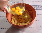 Foto del paso 3 de la receta: Croquembouche (masa choux y crema pastelera)