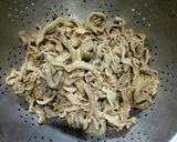 Foto langkah ke 1 dari resep Usus Tumis Cabe Ijo.