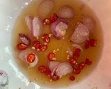 รูปขั้นตอนการทำที่ 2 ของ ยำไข่เต็ม 🥚