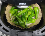 Foto del paso 2 de la receta: Pimientos fritos en freidora de aire