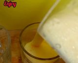 A picture of step 3 of Mango shake.