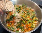 Foto del paso 5 de la receta: Arroz caldoso con gambas al curry