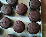 Foto langkah ke 4 dari resep Cupcake Coklat simple n yummy.