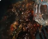 Foto langkah ke 4 dari resep Sup Merah Rumput Laut Tahu.