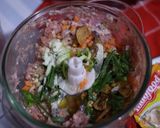 Foto langkah ke 1 dari resep Bakso goreng sayur.