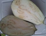 Foto del paso 1 de la receta: Berenjenas rellenas de zapallo, calabacín y queso... 🤔🤨🙄🍆🎃🥒🌶🧀🍆
