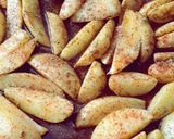 صورة لخطوة 3 من وصفة بطاطا مشويه بالفرن 😋