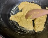 A picture of step 3 of Besan Barfi.