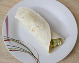 Foto del paso 4 de la receta: Burritos de aguacate y huevo