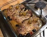 Une image de l'étape 8 de Côtes de porc aux olives bicolores et échalotes.