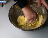 Foto langkah ke 2 dari resep Donat kampung rasa premium.