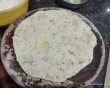 मक्खन के साथ आलू पराठा (makhan ke sath aloo paratha recipe in Hindi) रेसिपी चरण 3 फोटो