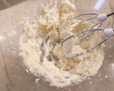 Foto del passaggio 3 della ricetta Salame al cioccolato con le nocciole