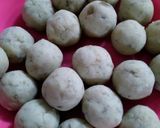 Foto langkah ke 3 dari resep Bola ubi isi coklat.