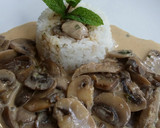 Foto del paso 4 de la receta: Salteado de setas  y champiñones a la crema